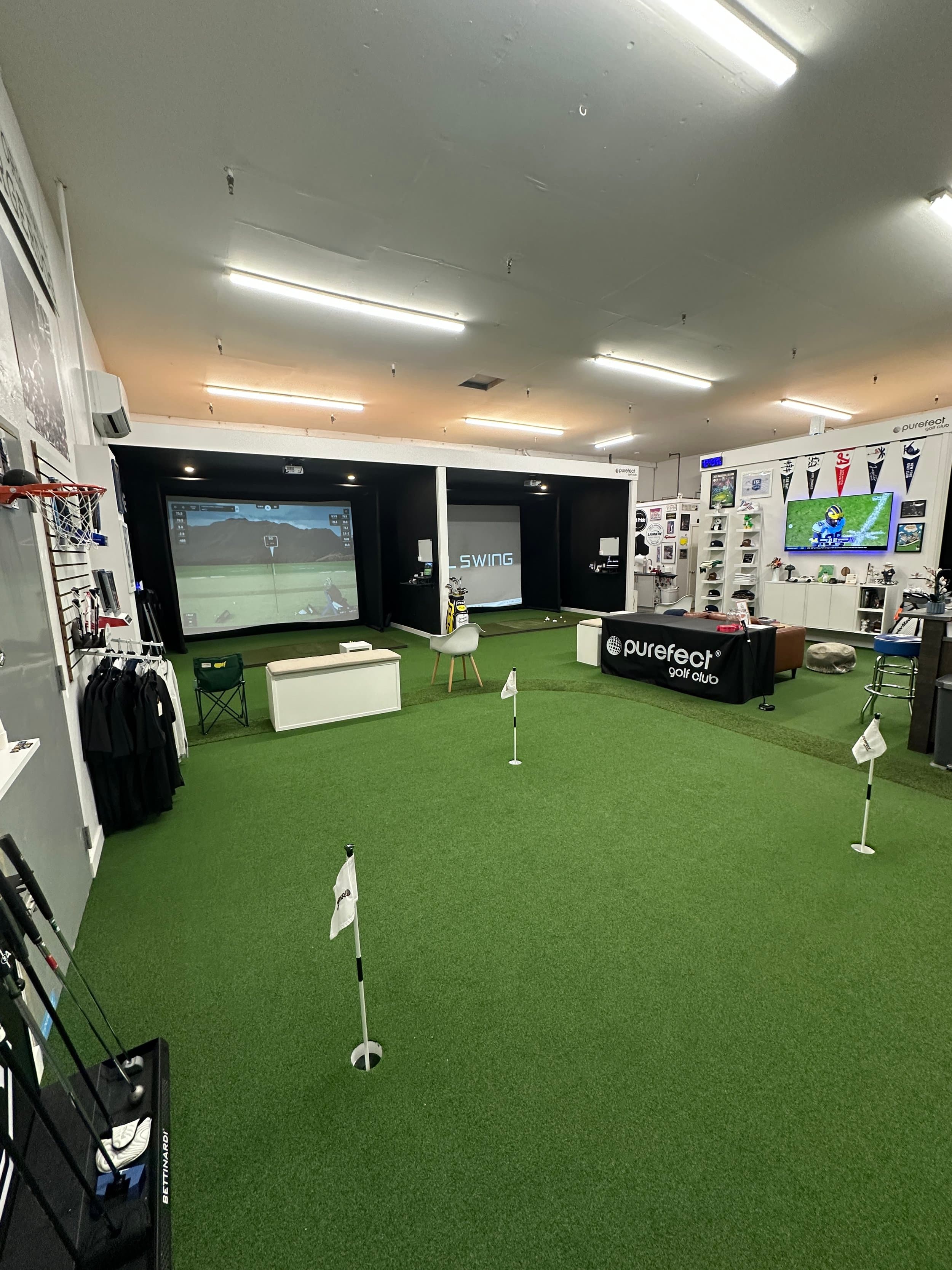 Simulator bay